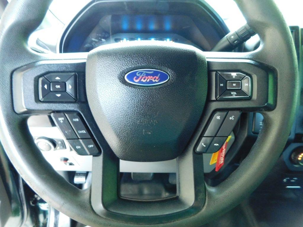 Ford F-150 XL SuperCrew 5.5-ft. Bed 4WD 2015