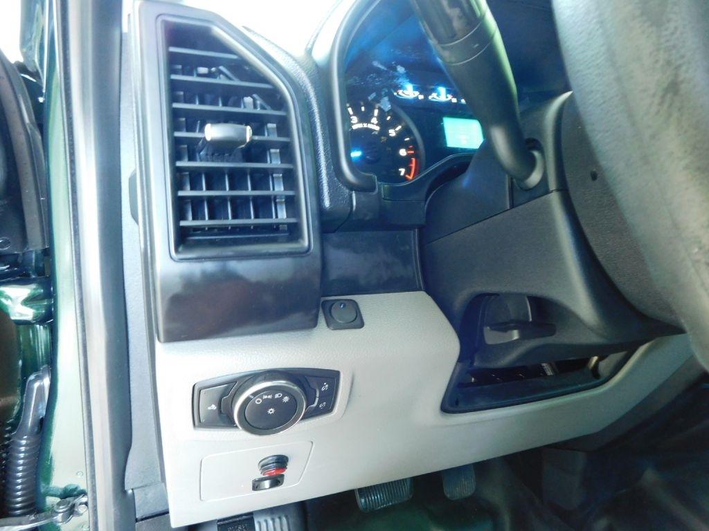 Ford F-150 XL SuperCrew 5.5-ft. Bed 4WD 2015