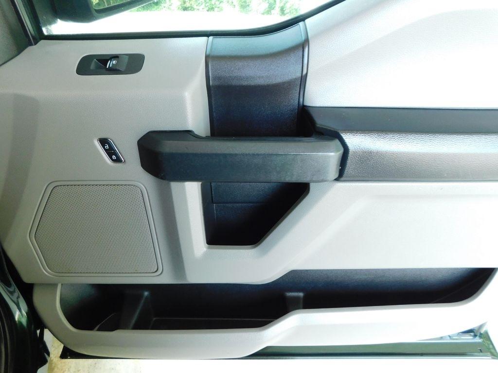 Ford F-150 XL SuperCrew 5.5-ft. Bed 4WD 2015