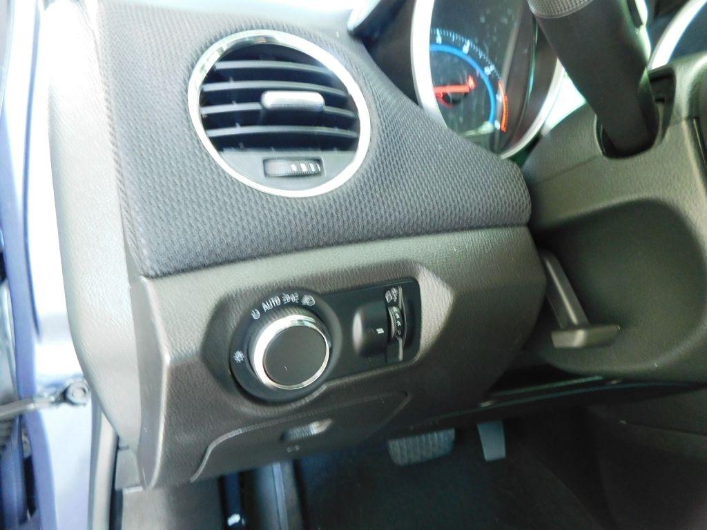 Chevrolet Cruze 1LT Auto 2013