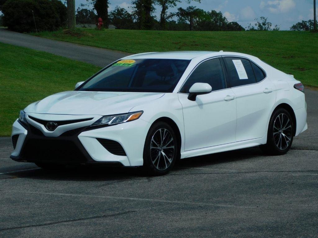 Toyota Camry SE 2019