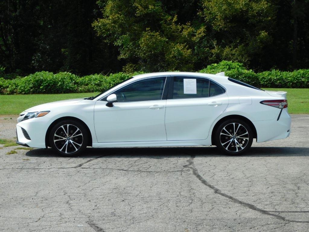 Toyota Camry SE 2019