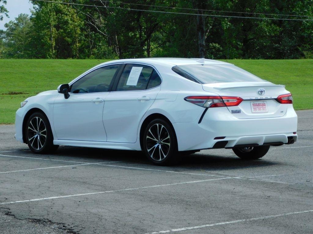 Toyota Camry SE 2019
