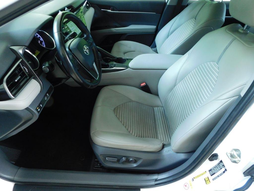 Toyota Camry SE 2019