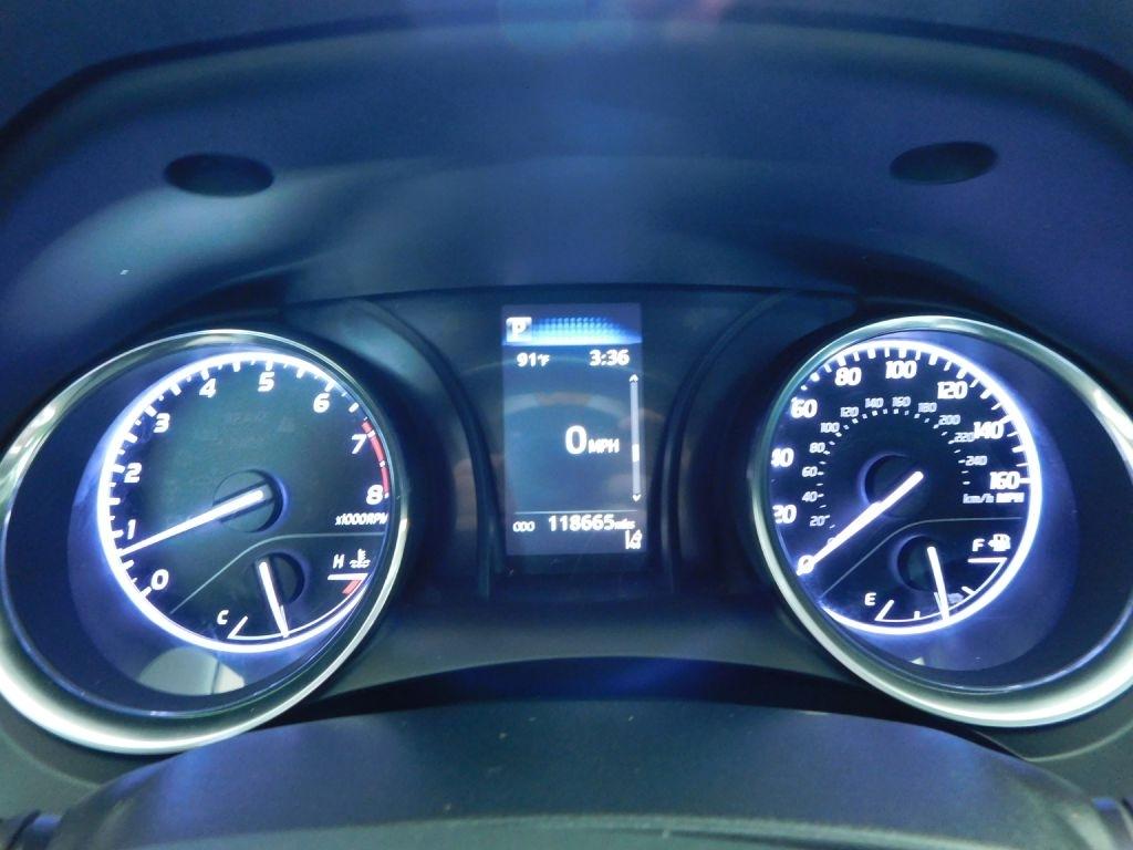Toyota Camry SE 2019