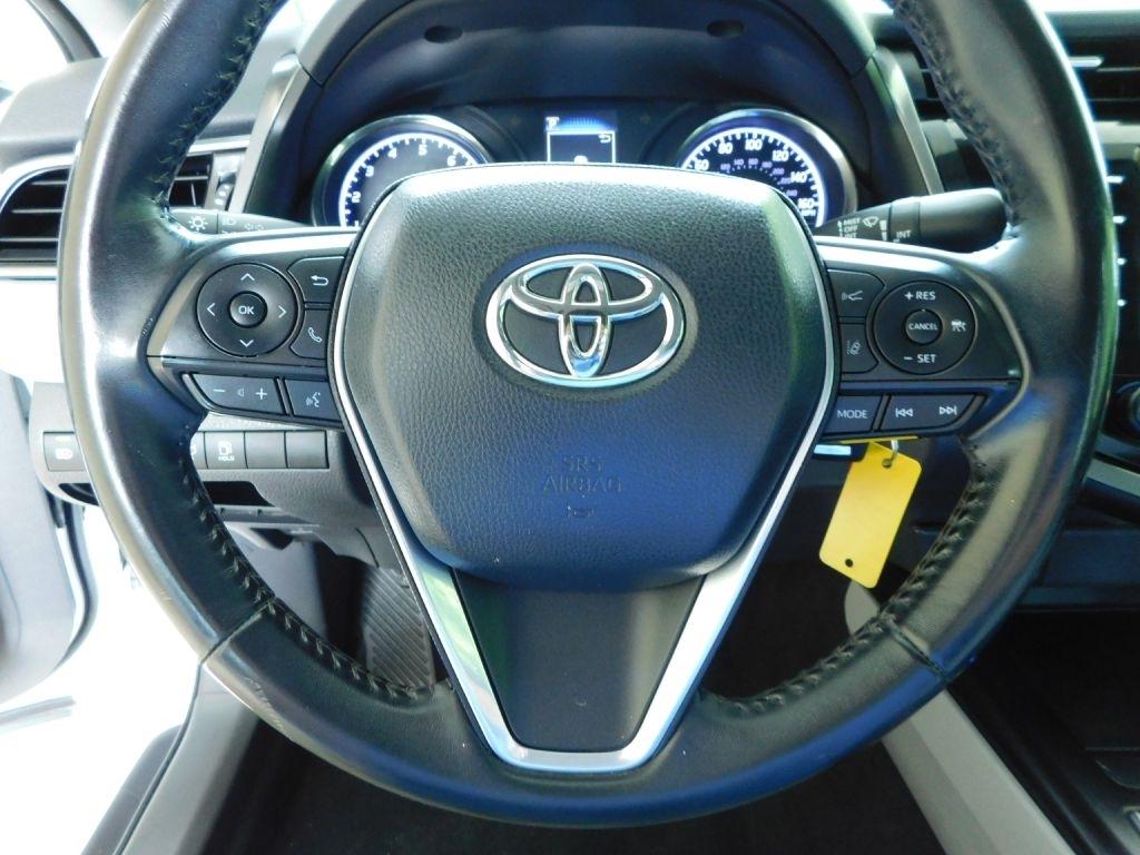 Toyota Camry SE 2019