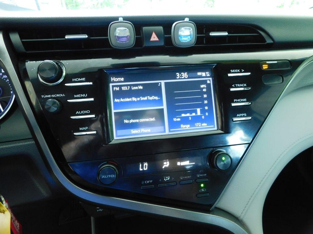 Toyota Camry SE 2019