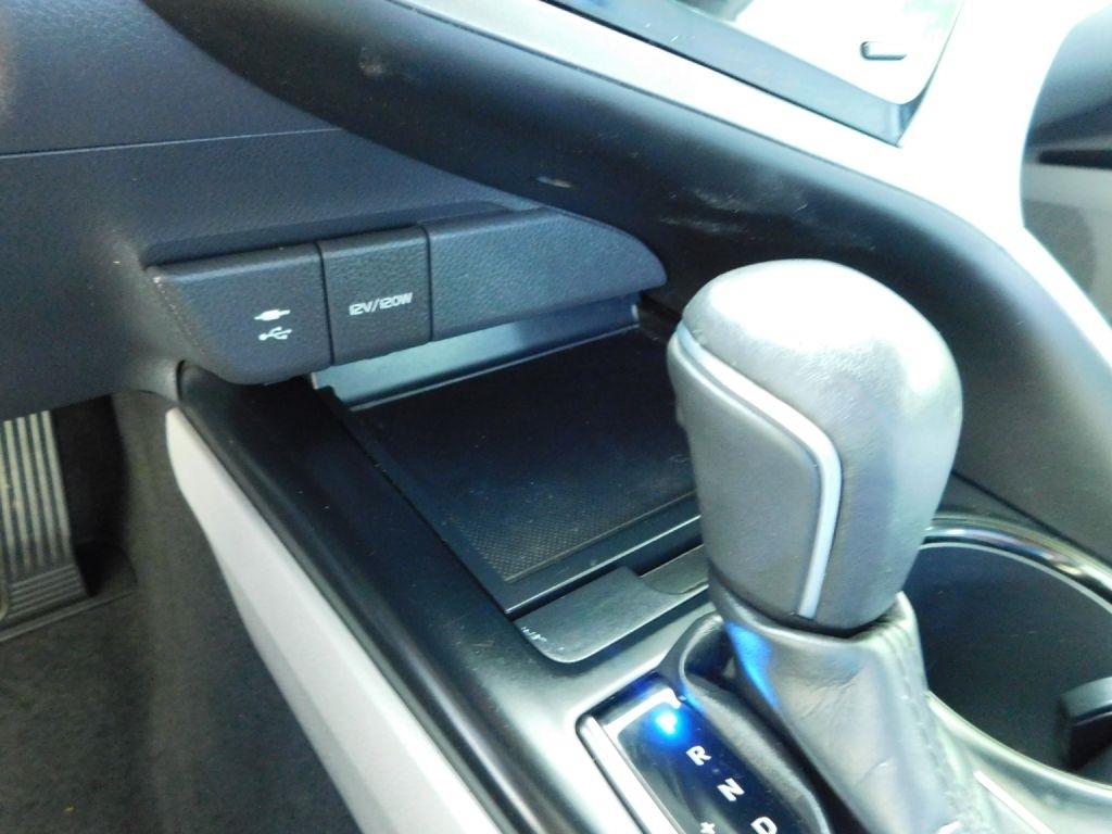 Toyota Camry SE 2019