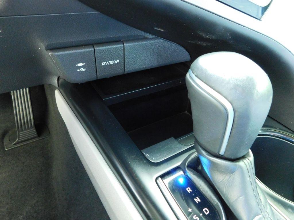 Toyota Camry SE 2019
