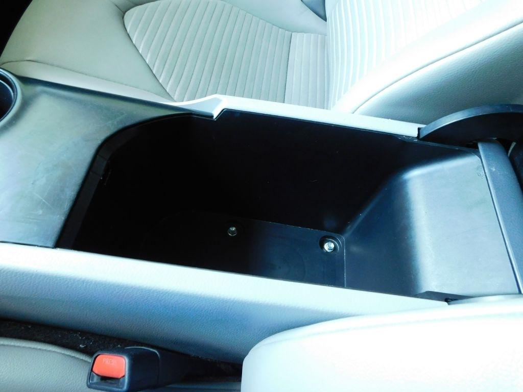 Toyota Camry SE 2019