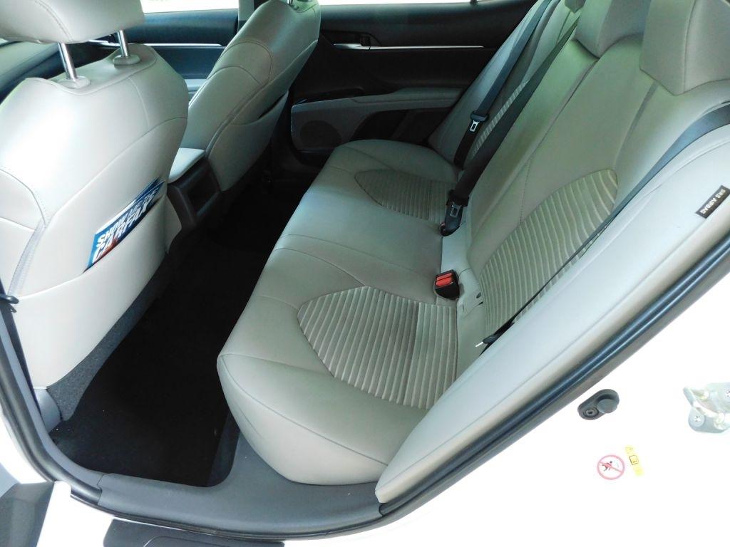 Toyota Camry SE 2019