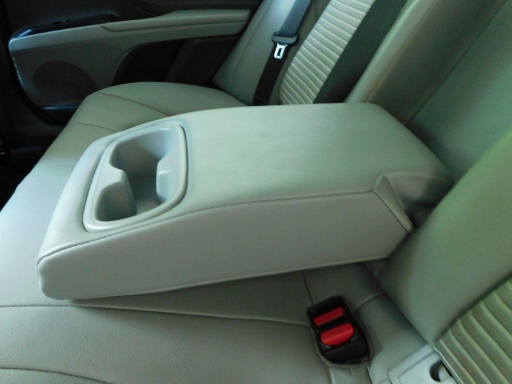 Toyota Camry SE 2019