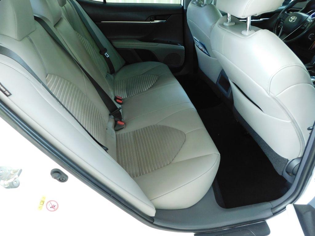 Toyota Camry SE 2019