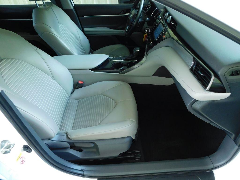 Toyota Camry SE 2019