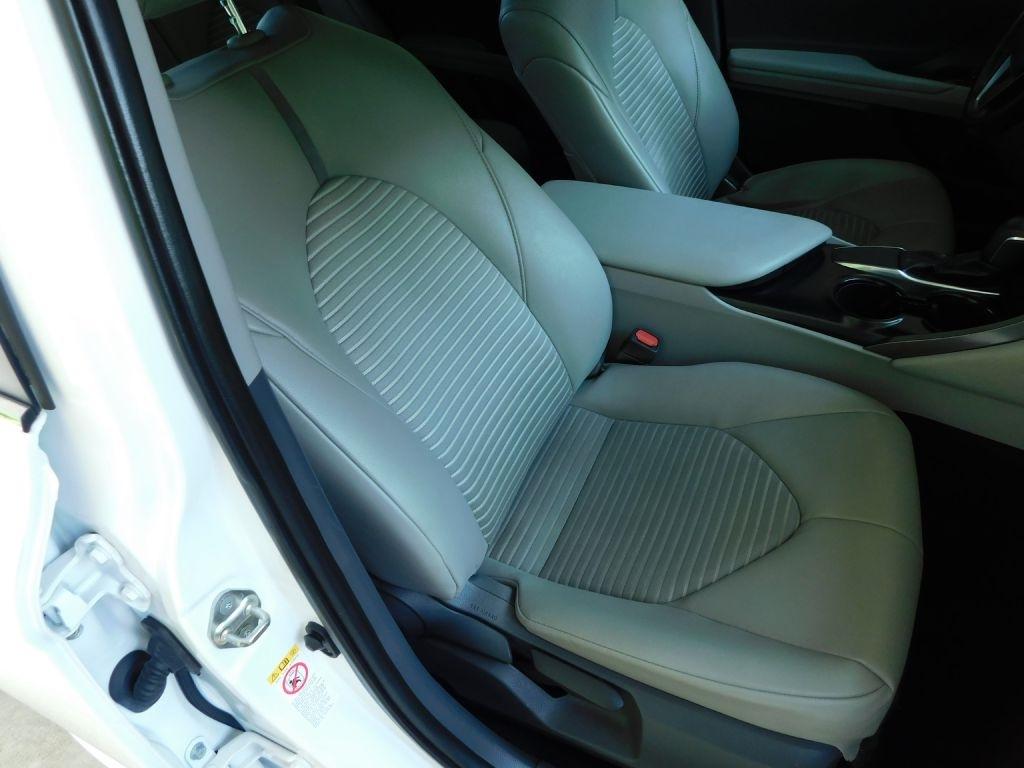 Toyota Camry SE 2019