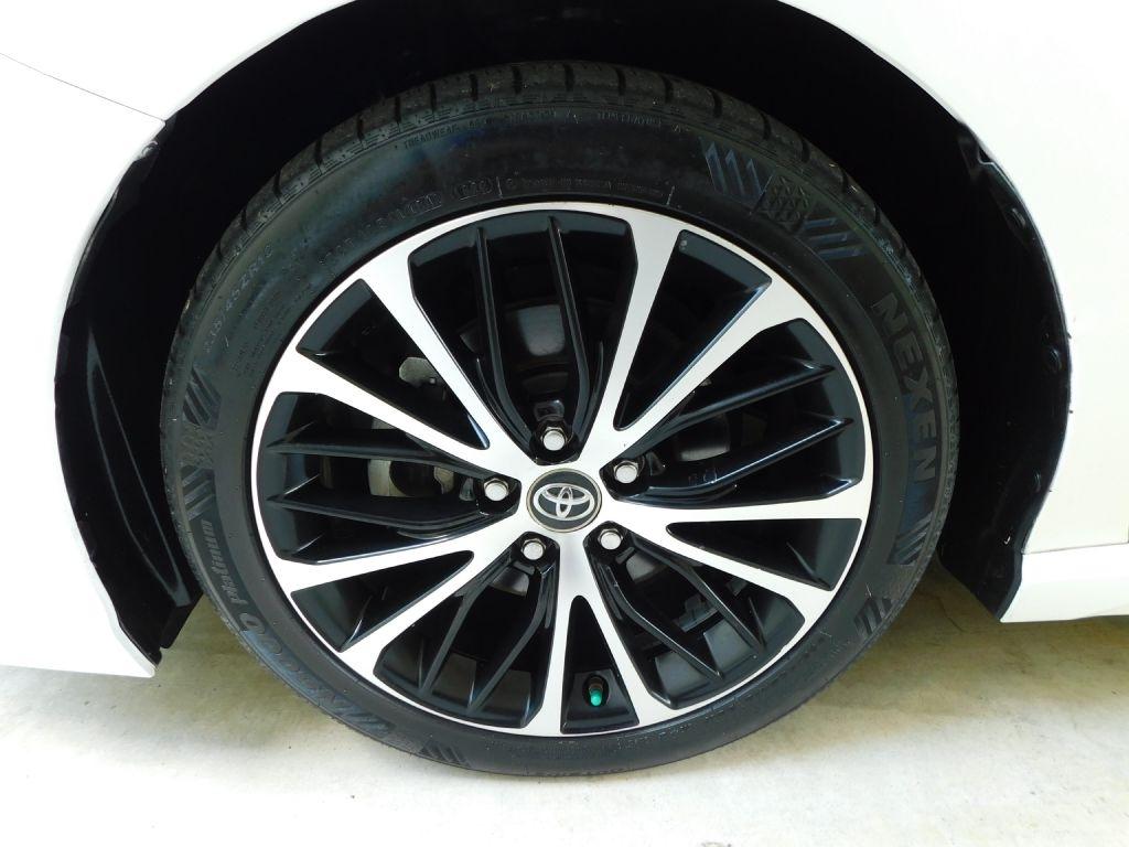 Toyota Camry SE 2019