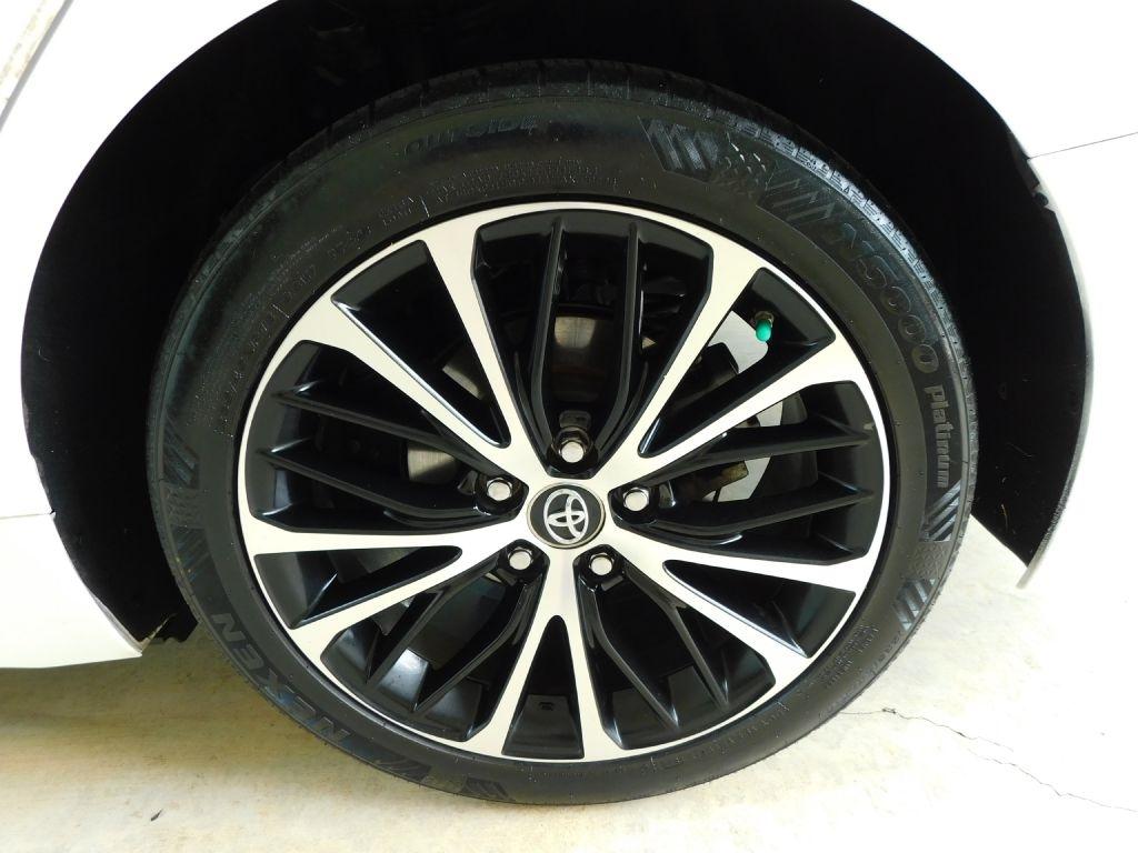Toyota Camry SE 2019