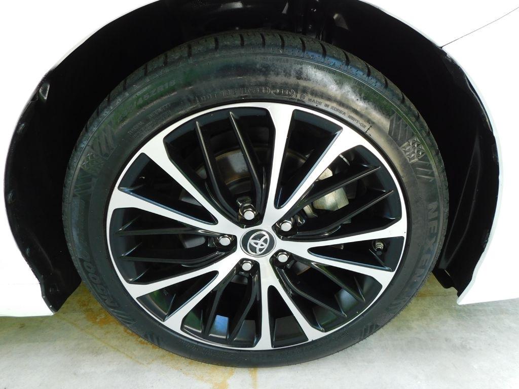 Toyota Camry SE 2019