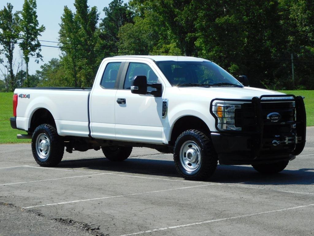 Ford F-350 SD XL SuperCab 4WD 2017
