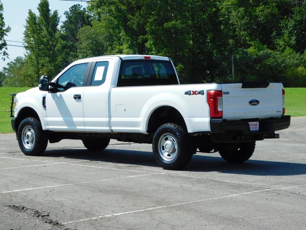 Ford F-350 SD XL SuperCab 4WD 2017