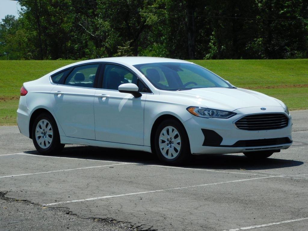 Ford Fusion S 2019