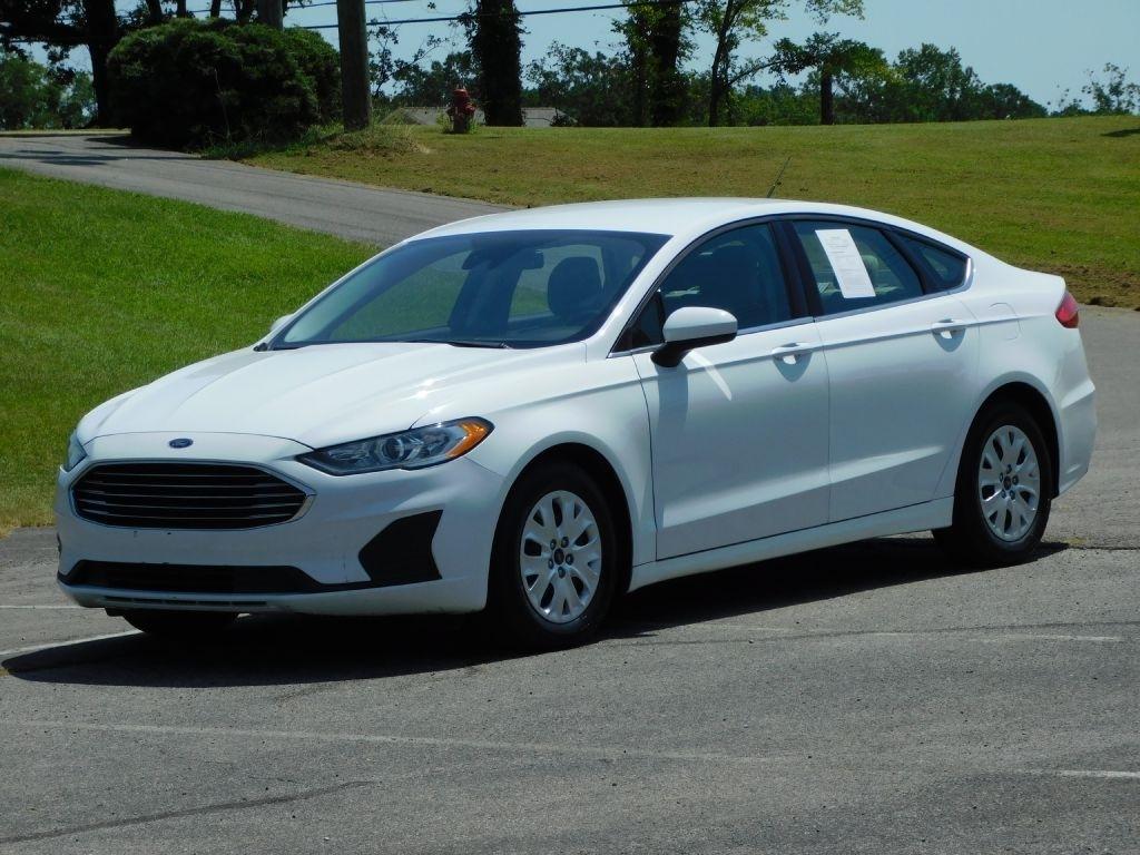 Ford Fusion S 2019