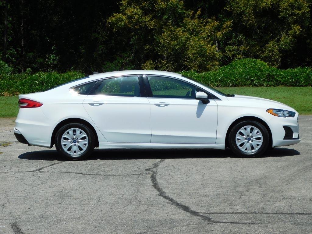 Ford Fusion S 2019