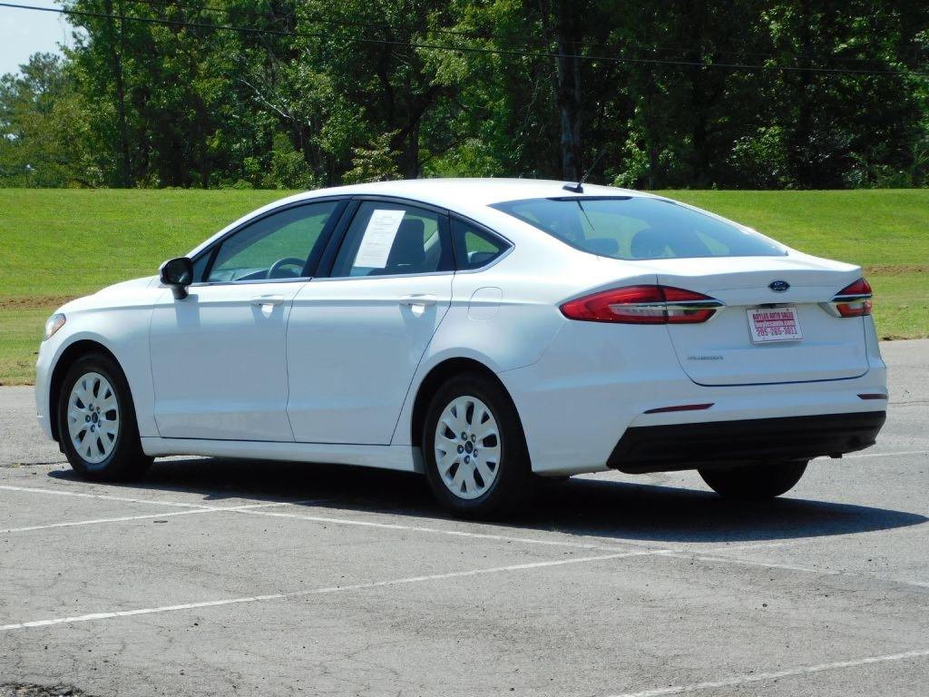 Ford Fusion S 2019
