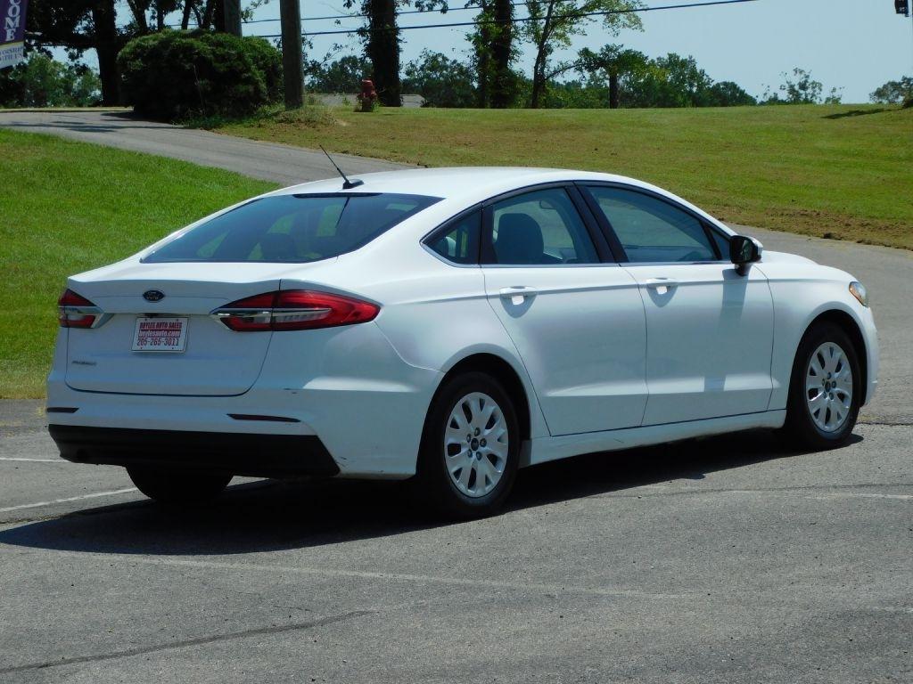 Ford Fusion S 2019