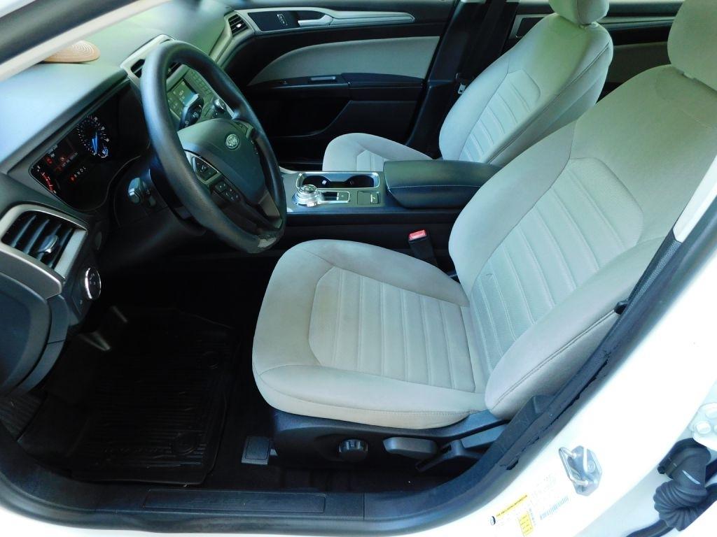 Ford Fusion S 2019