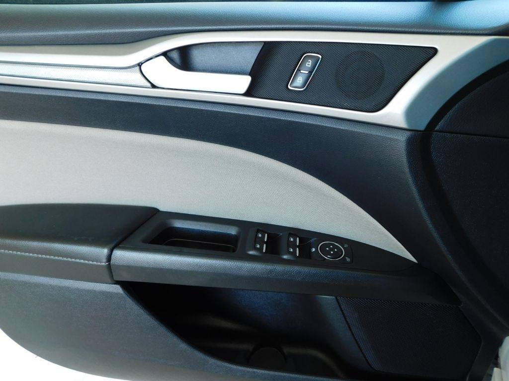 Ford Fusion S 2019