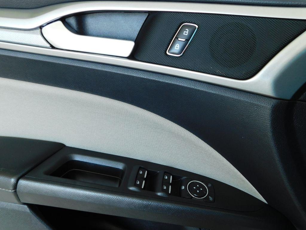 Ford Fusion S 2019