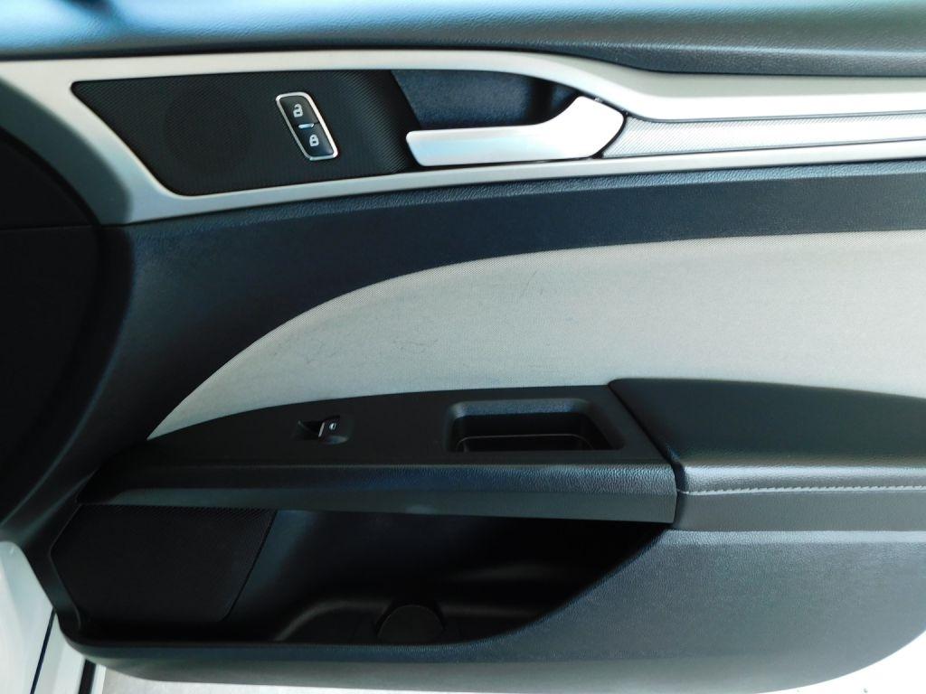 Ford Fusion S 2019