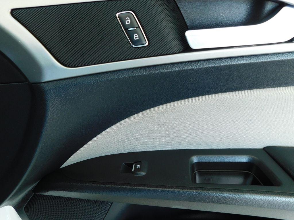 Ford Fusion S 2019