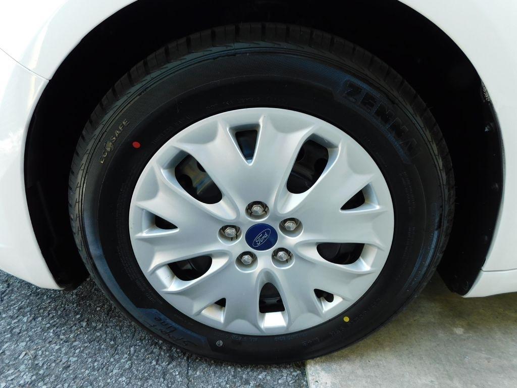Ford Fusion S 2019