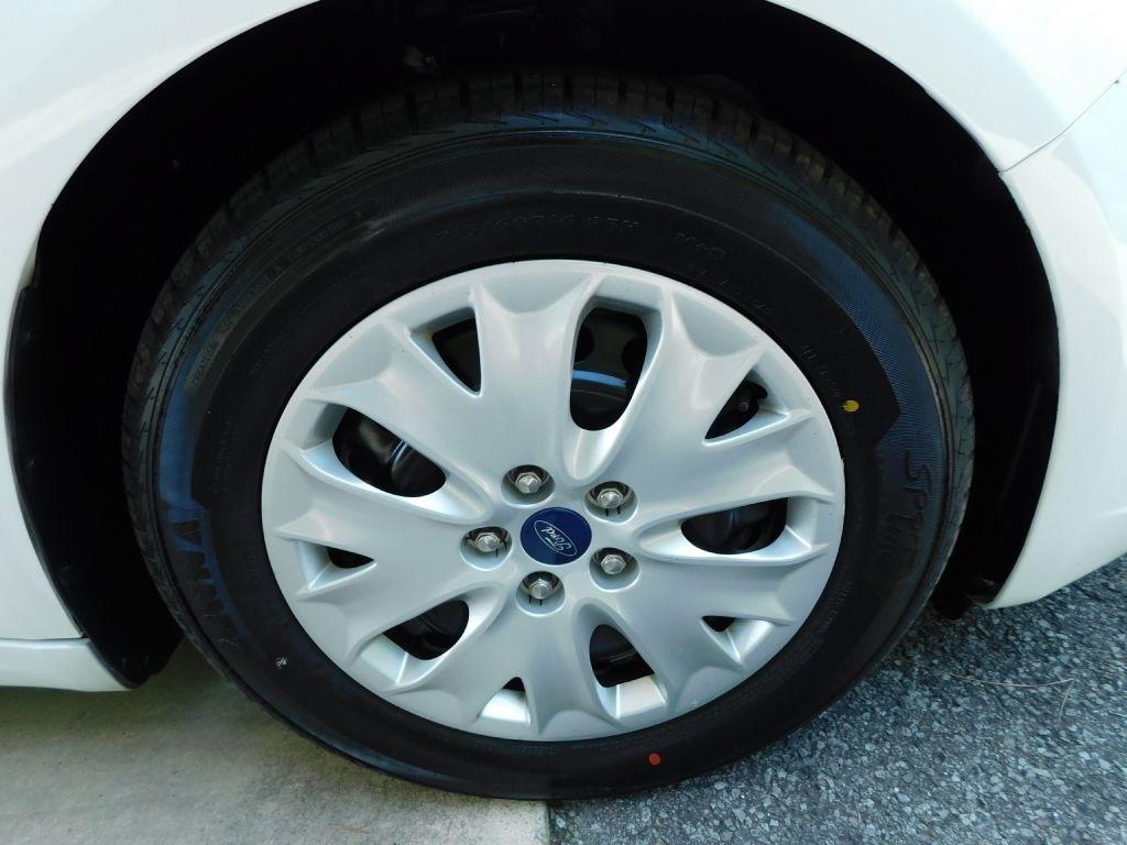 Ford Fusion S 2019