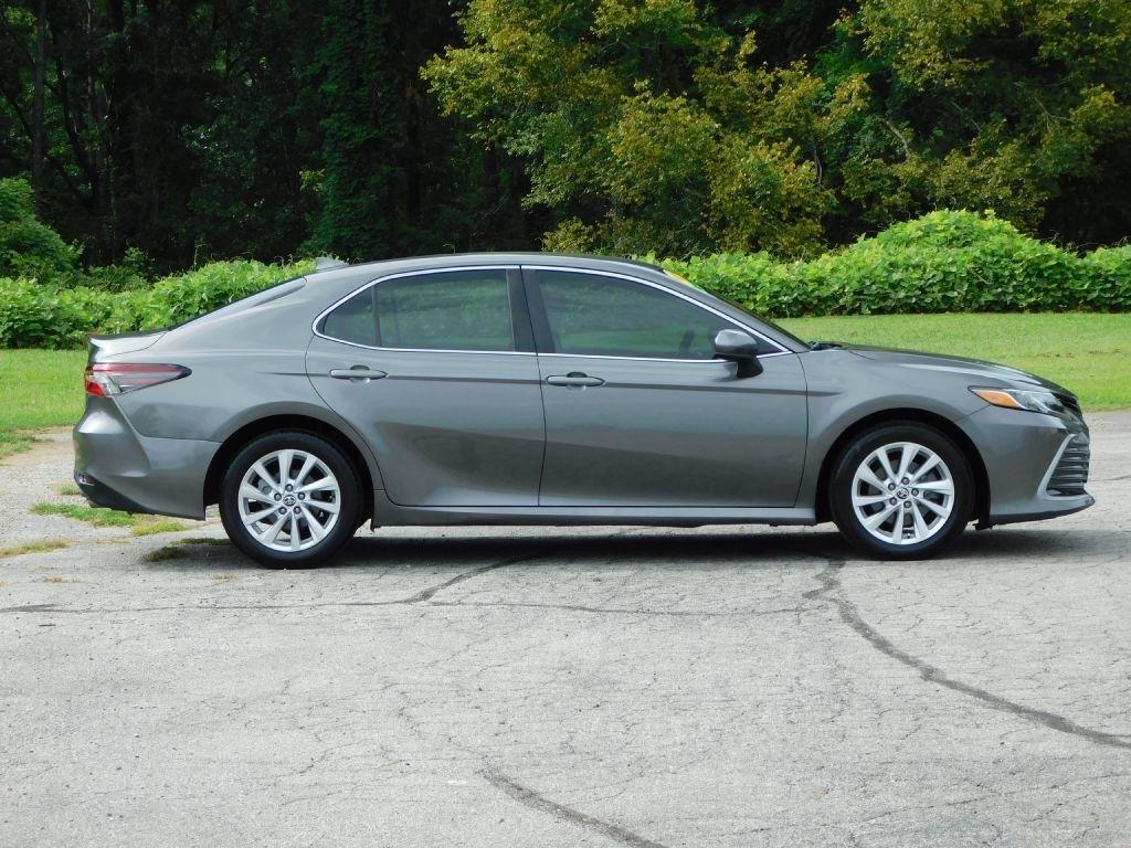 Toyota Camry LE 2021