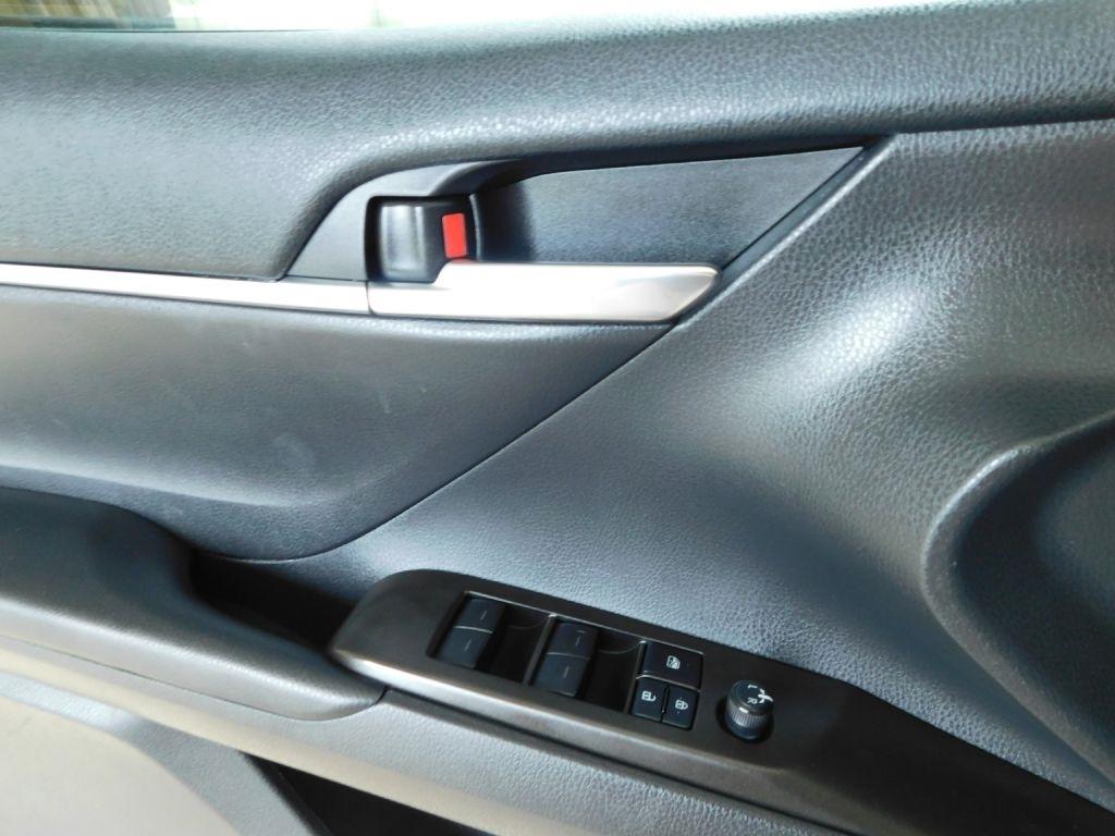 Toyota Camry LE 2021