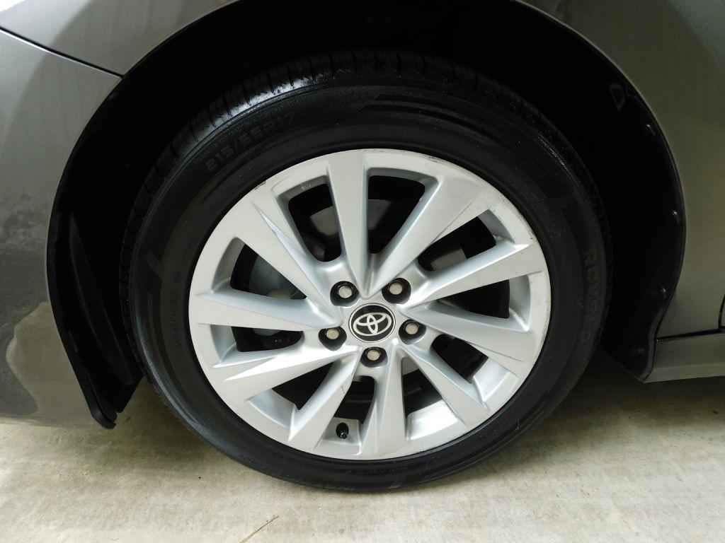 Toyota Camry LE 2021