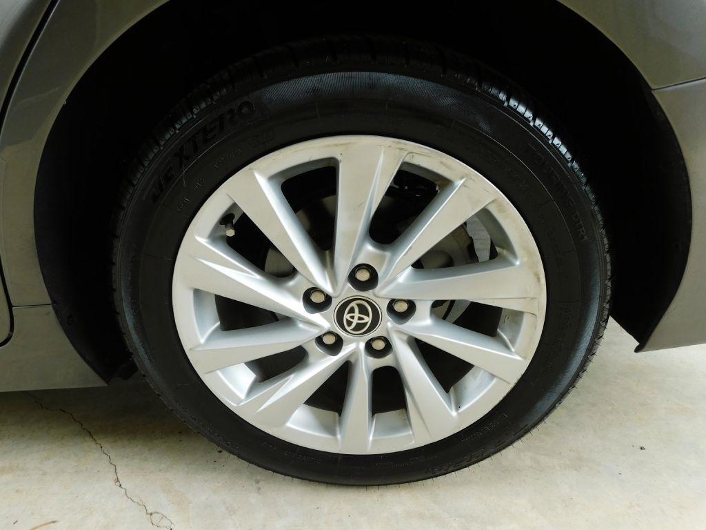 Toyota Camry LE 2021