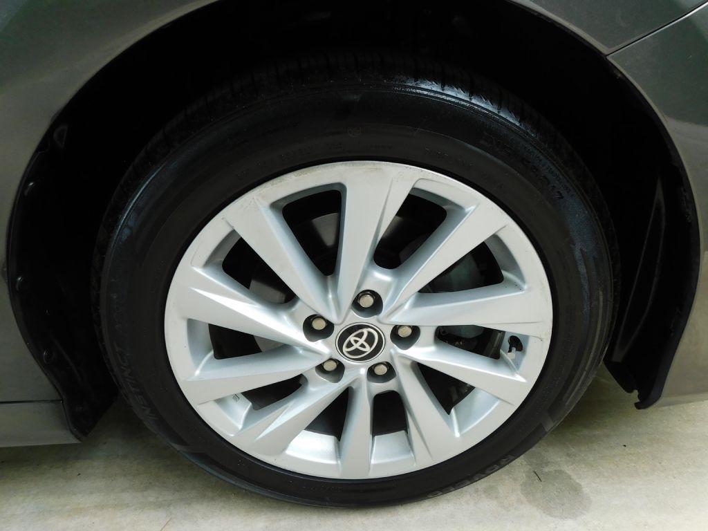 Toyota Camry LE 2021