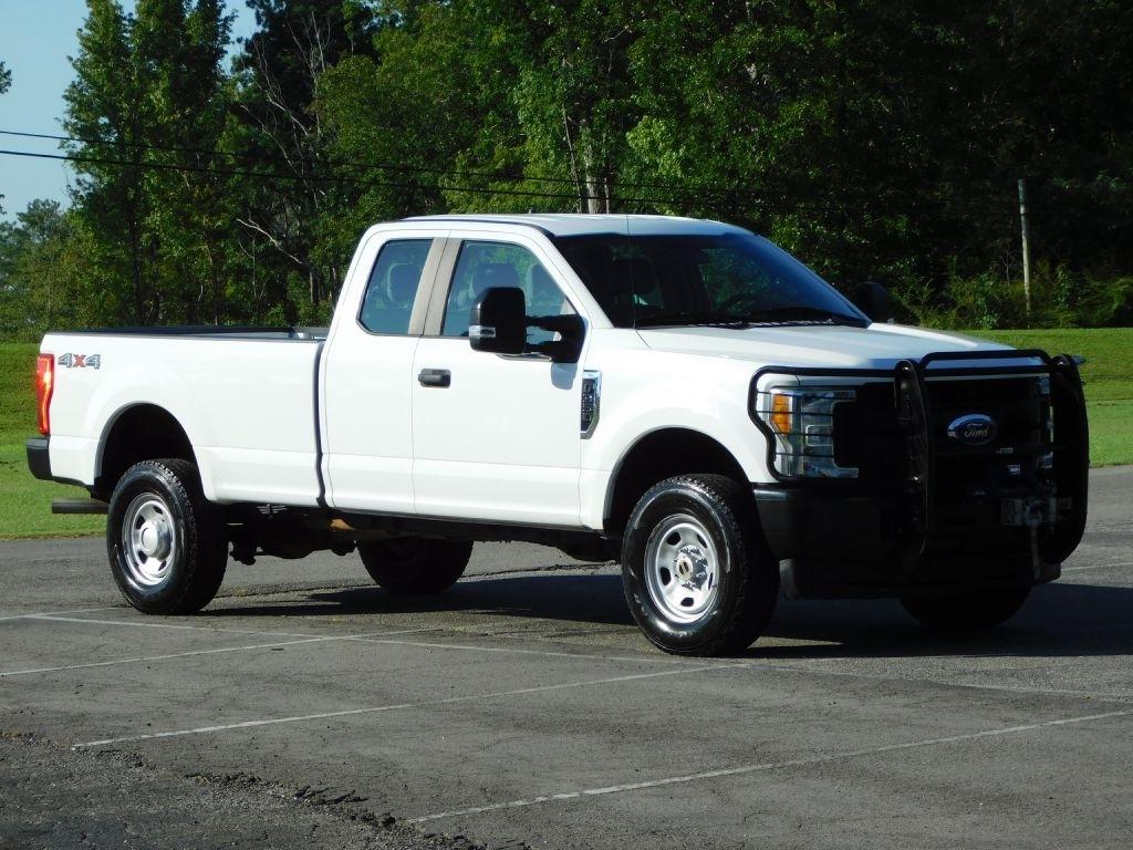 Ford F-350 SD XL SuperCab 4WD 2017