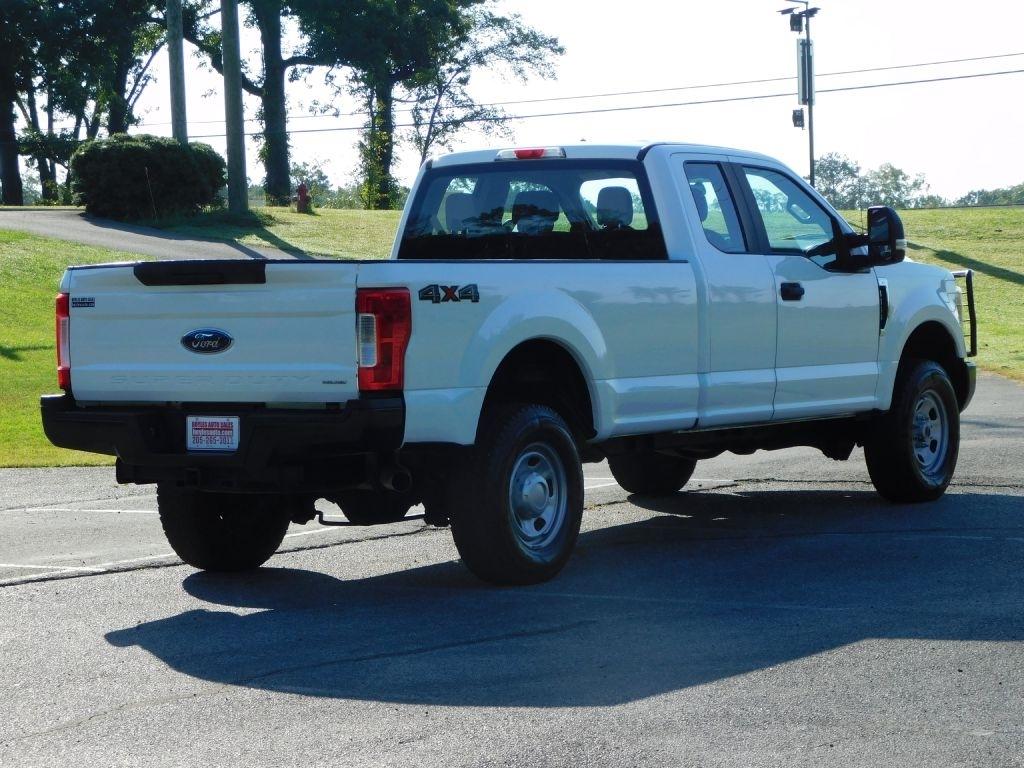 Ford F-350 SD XL SuperCab 4WD 2017