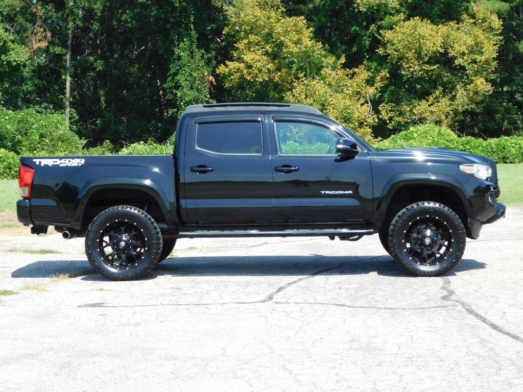 Toyota Tacoma SR5 Double Cab Long Bed V6 6AT 4WD 2017