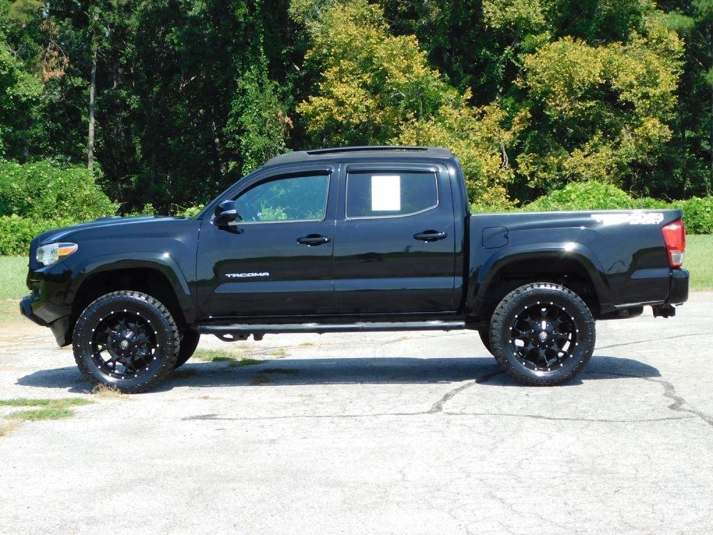 Toyota Tacoma SR5 Double Cab Long Bed V6 6AT 4WD 2017