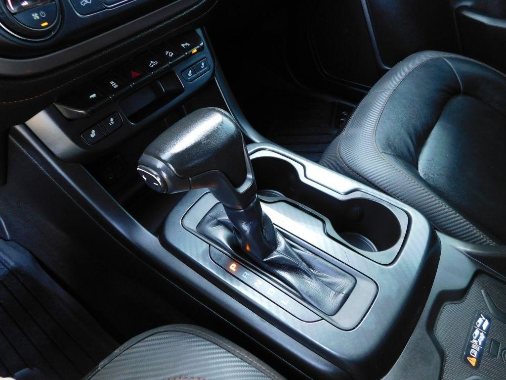 GMC Canyon AT4 Crew Cab w/Cloth 4WD 2021