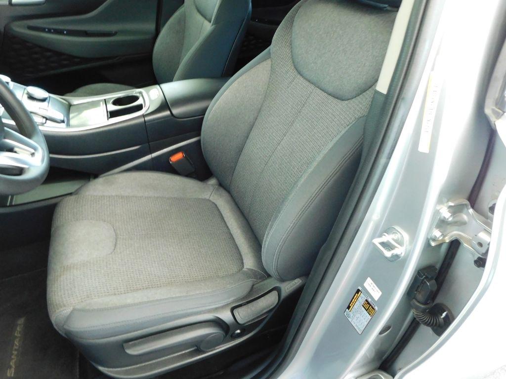 Hyundai Santa Fe SE 2023