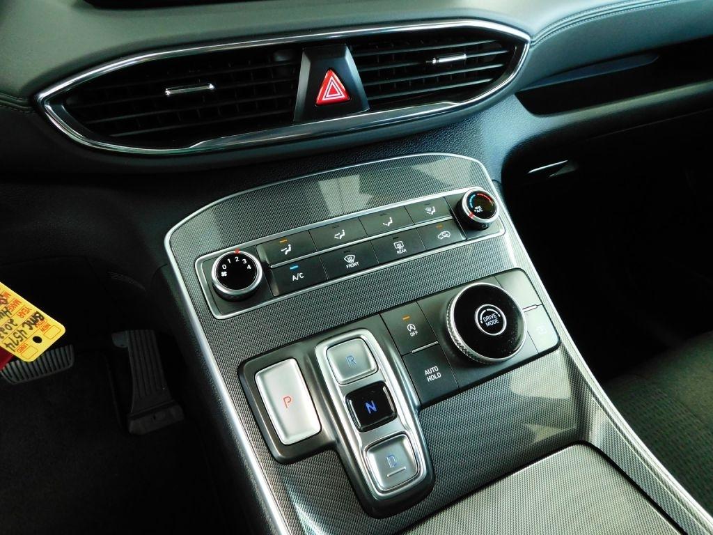 Hyundai Santa Fe SE 2023
