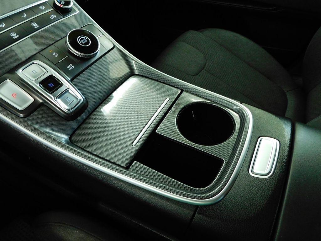 Hyundai Santa Fe SE 2023