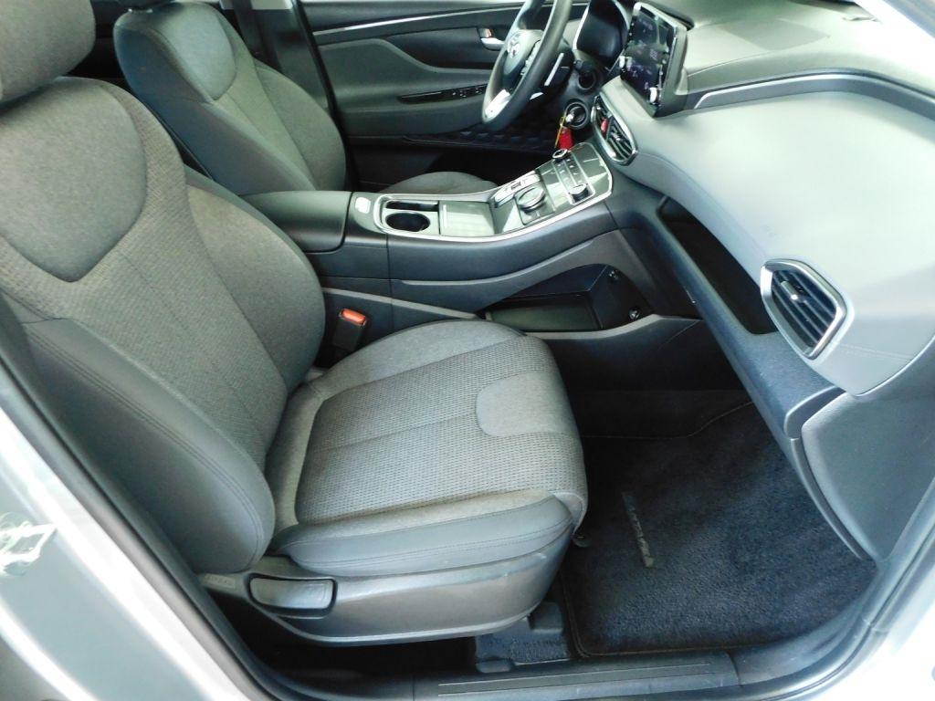 Hyundai Santa Fe SE 2023
